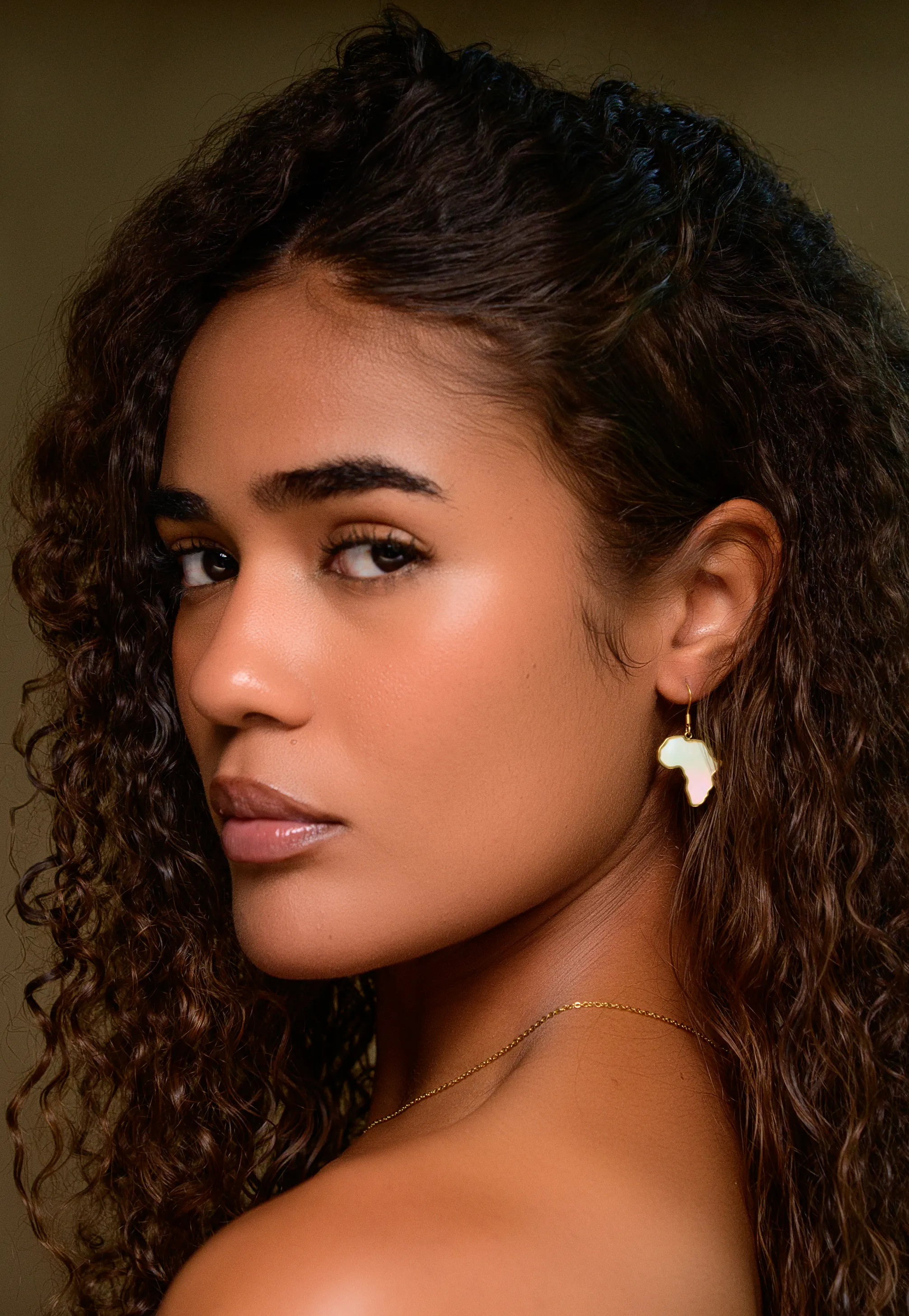 Africa Charm, Close Portrait
